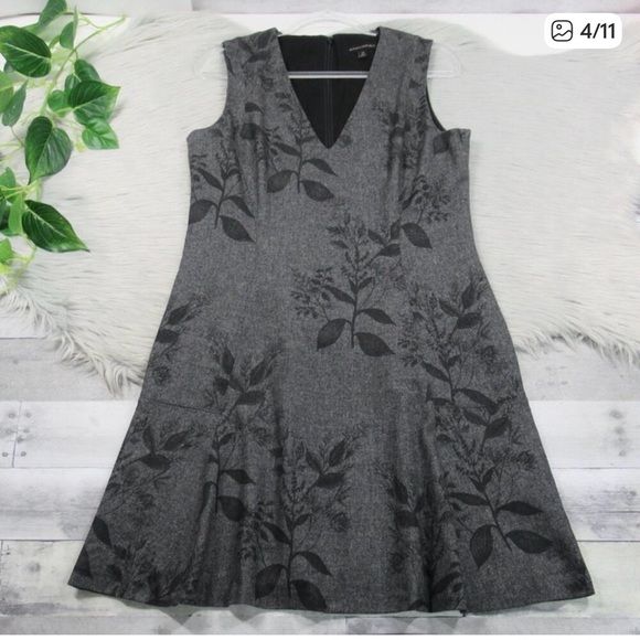BANANAS REPUBLIC Gray Floral Sleeveless V-Neck Fit Flare Dress Women’s Size 12 - Picture 3 of 8